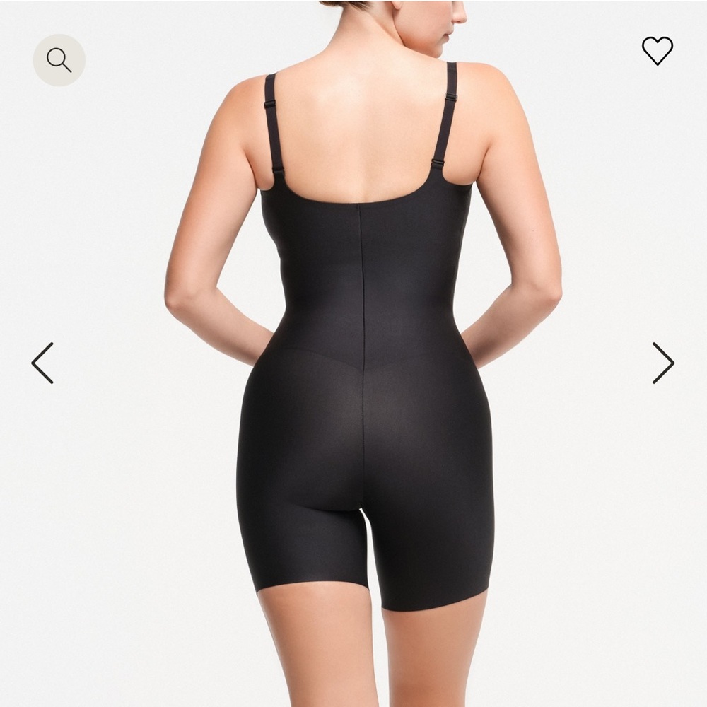 SKIMS Black Shapewear Bodysuit - Picture 5 of 6